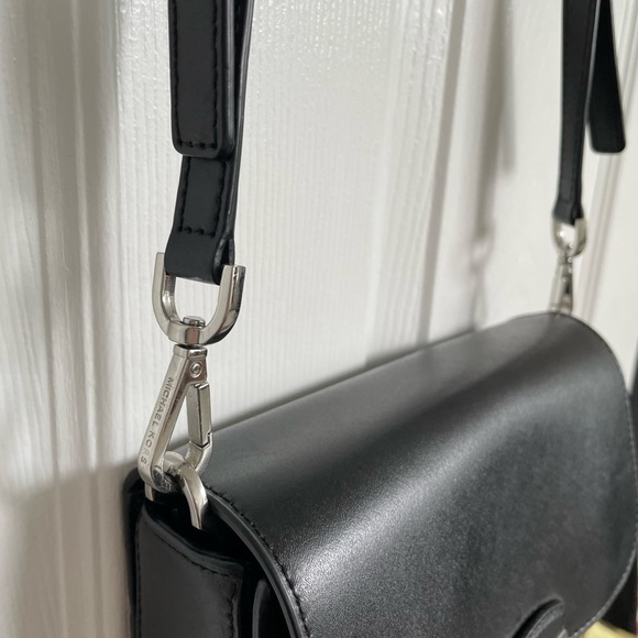 Michael Kors shoulder purse - Picture 6 of 7